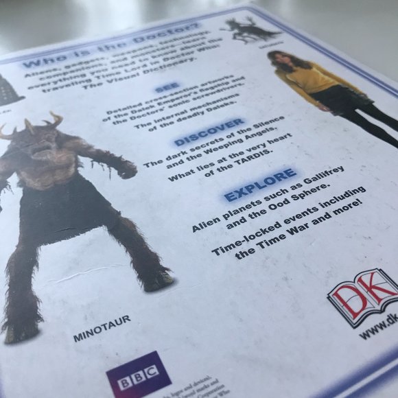 🧿 2 For $25 🧿 Doctor Who: The Visual Dictionary - Softcover Book - Picture 5 of 15